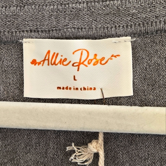 Allie Rose NWT V-Neck Gray Sweater Large - Picture 7 of 9